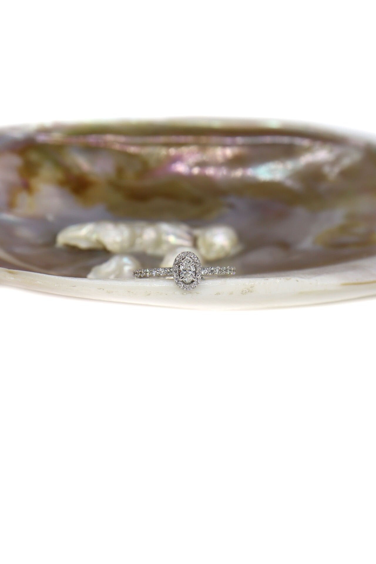 0.35 Ct Oval Kenar Taşlı Pırlanta Yüzük
