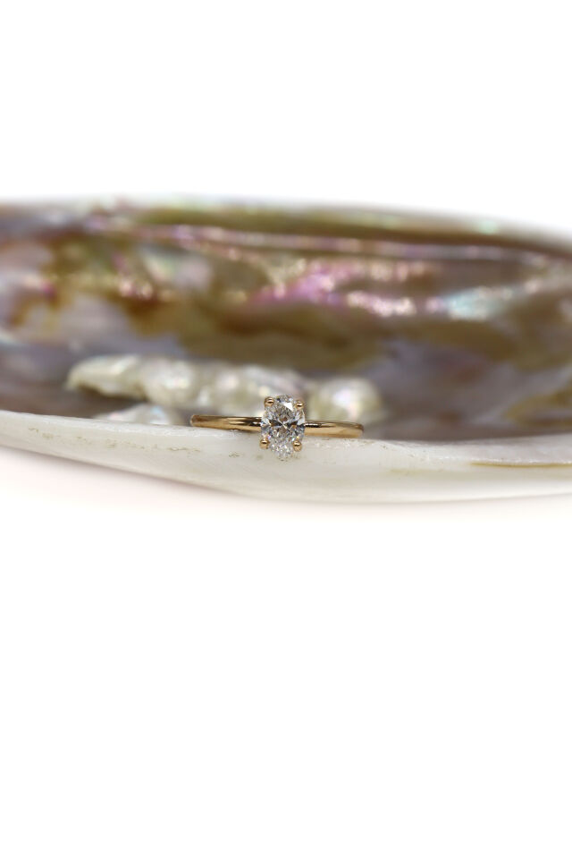 0.60 Ct Oval Tektaş Pırlanta Yüzük