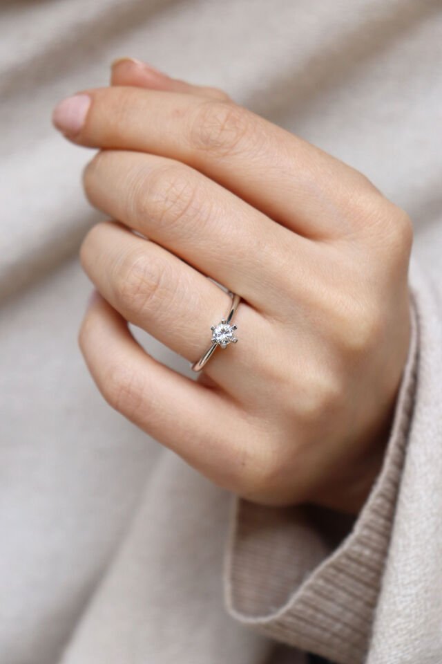 0.30 Ct Tektaş Pırlanta Yüzük
