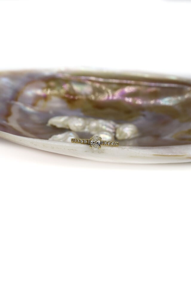 0.46 Ct Oval Kenar Taşlı Tektaş Pırlanta Yüzük