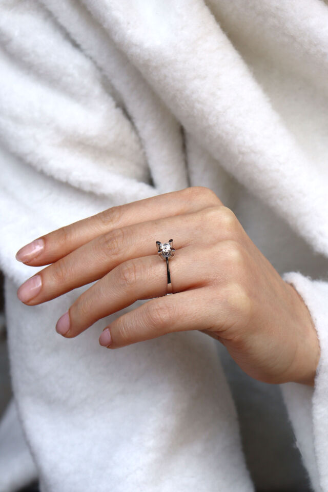 0.50 Ct Yarımtur Pırlanta Yüzük