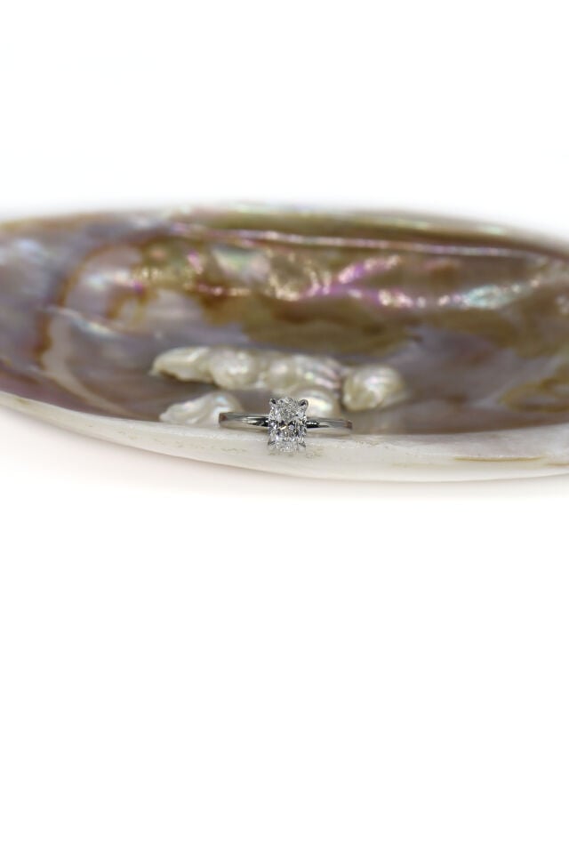 1.00 Ct Oval Tektaş Pırlanta Yüzük