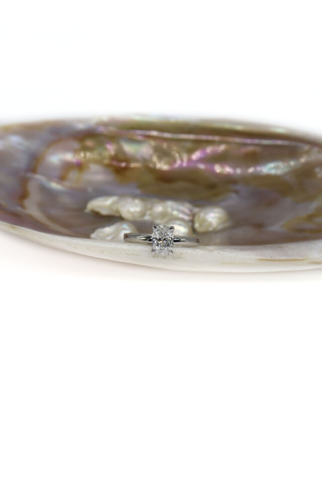 1.00 Ct Oval Tektaş Pırlanta Yüzük