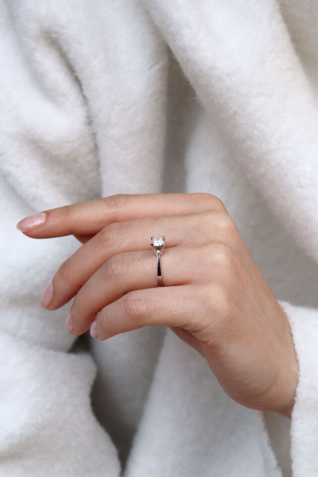 0.60 Ct Tektaş Pırlanta Yüzük