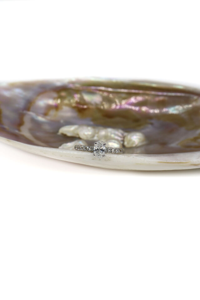 1.20 Ct Oval Kenar Taşlı Tektaş Pırlanta Yüzük