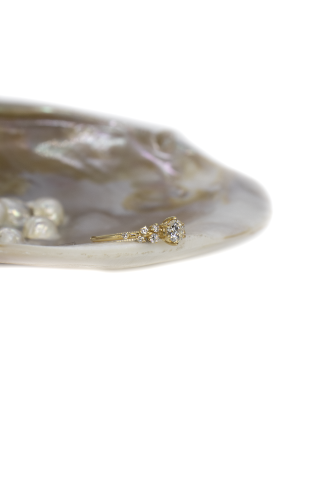 0.70 Ct Asimetri Pırlanta Yüzük