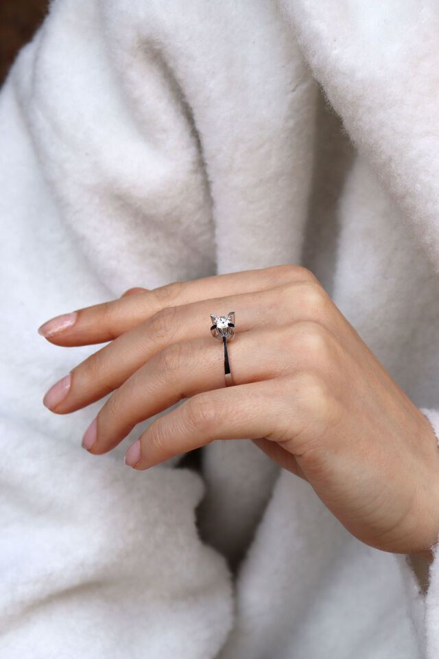 0.77 Ct Tektaş Pırlanta Yüzük
