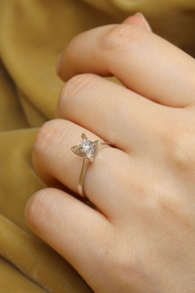 0.30 ct Pırlanta Tektaş Yüzük