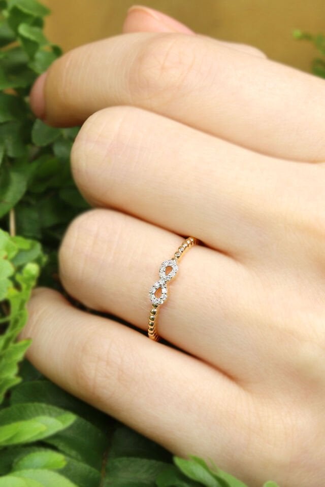 Minimal Sonsuzluk Pırlanta Yüzük