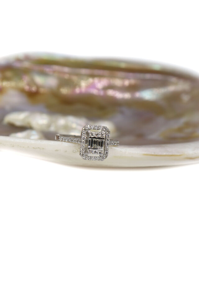 0.50 Ct Baget Pırlanta Yüzük