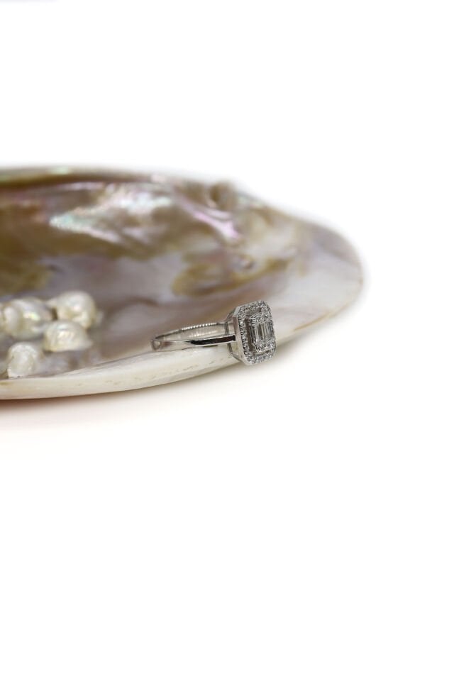 0.90 Ct Baget Pırlanta Yüzük