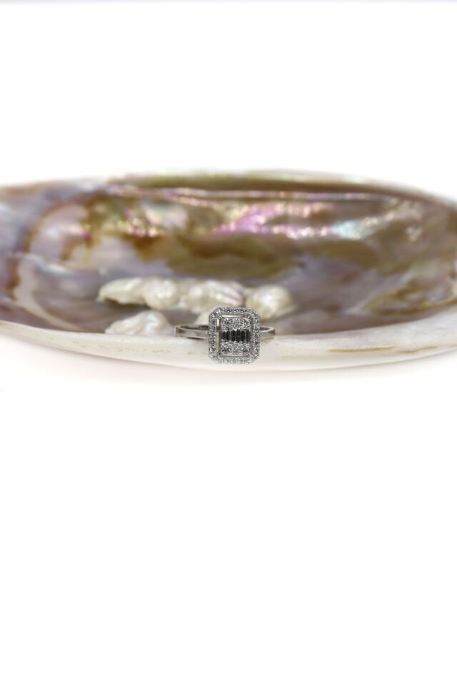 0.90 Ct Baget Pırlanta Yüzük
