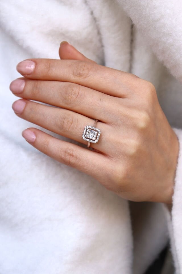 0.90 Ct Baget Pırlanta Yüzük