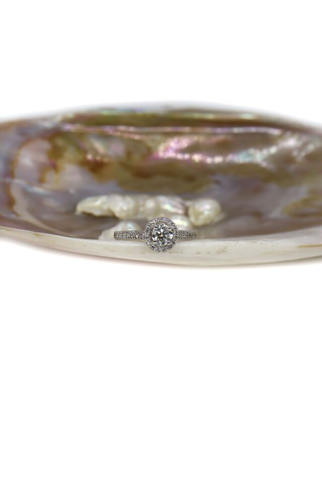 0.80 Ct Pırlanta Kenar Taşlı Tektaş Yüzük
