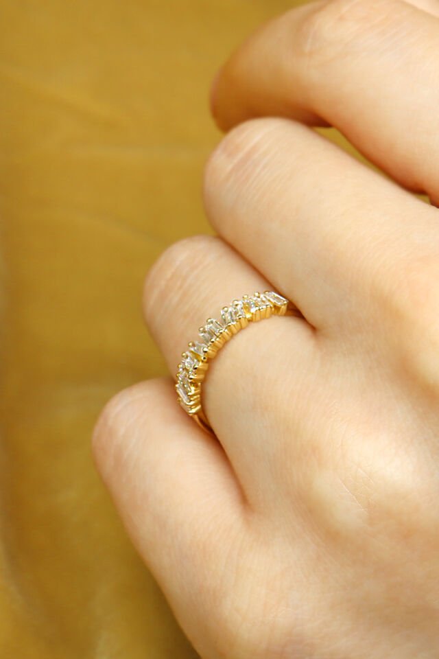 0.35 ct Baget Yarımtur Pırlanta Yüzük