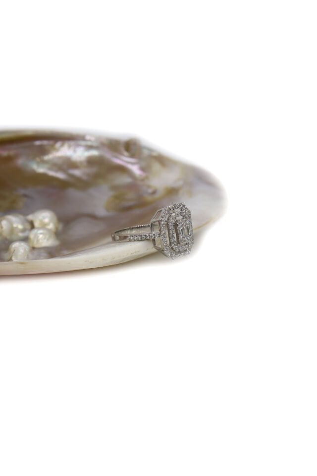 0.45 Ct Baget Pırlanta Yüzük