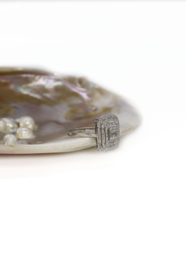 0.50 Ct Oval Tektaş Pırlanta Yüzük