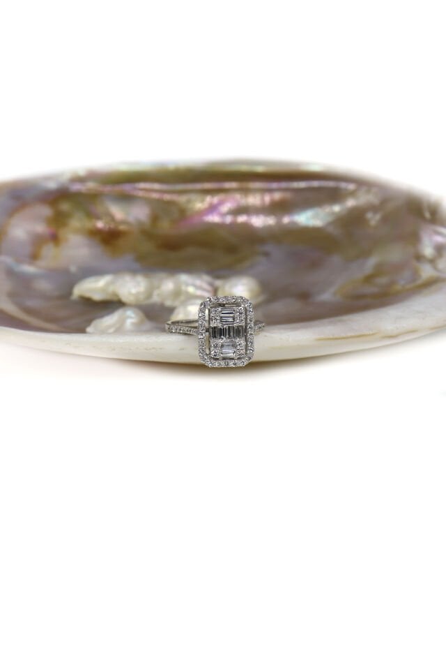 0.60 Ct Oval Tektaş Pırlanta Yüzük