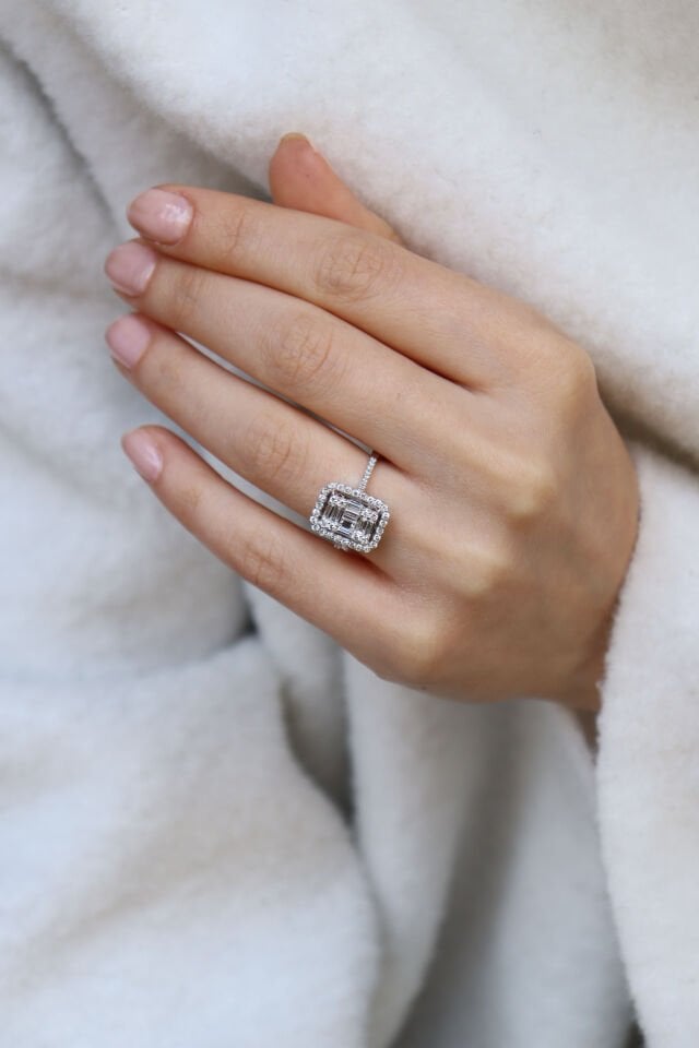 0.60 Ct Oval Tektaş Pırlanta Yüzük